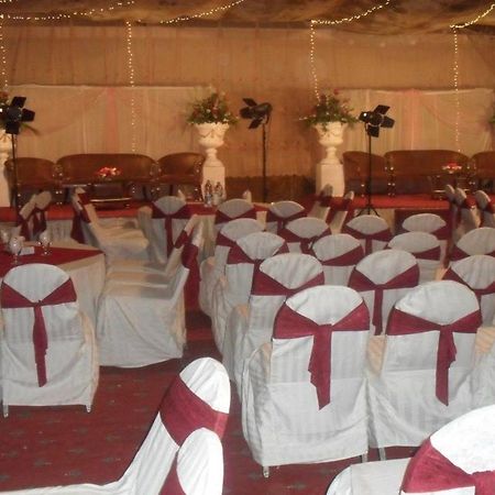Hotel Crown Plaza Lahore Exterior photo