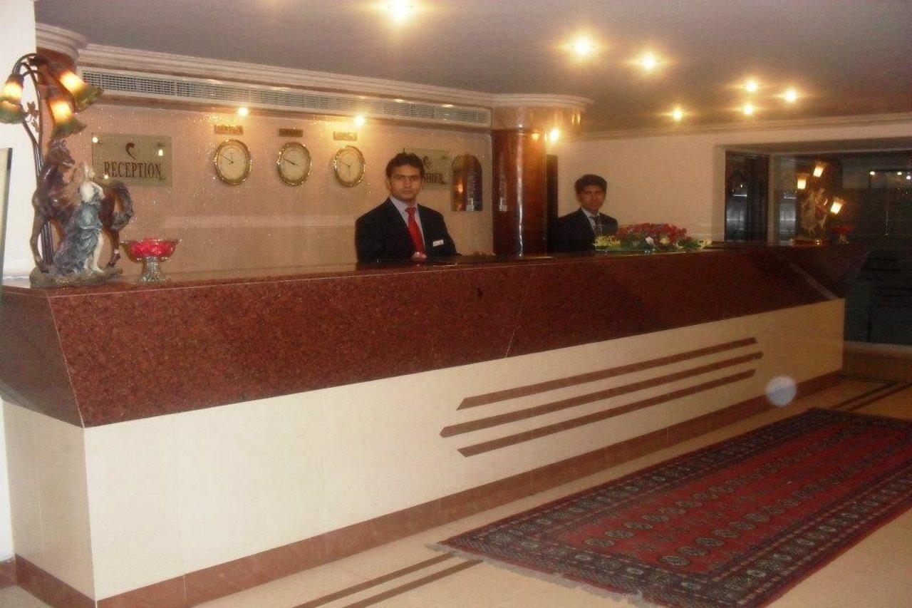Hotel Crown Plaza Lahore Exterior photo
